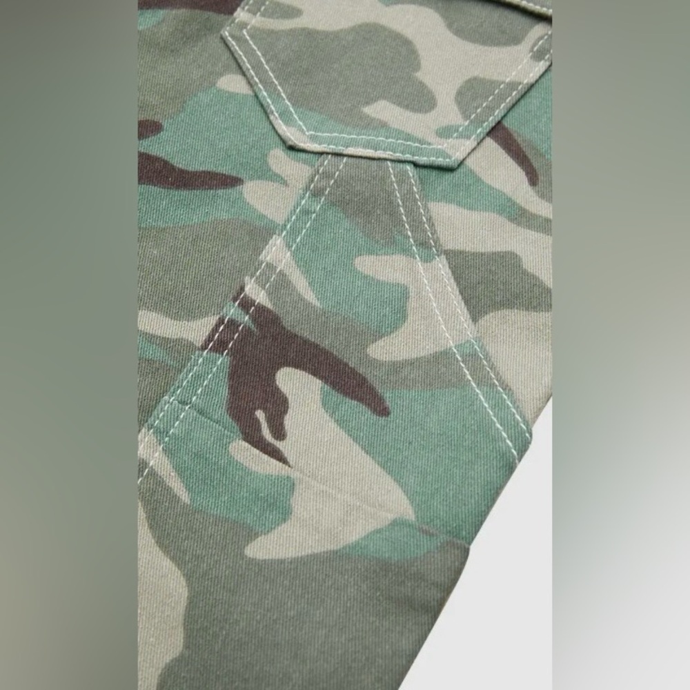 Flamingals Camo Mid Rise Straight Leg Jeans Size Large NWT - Picture 7 of 12
